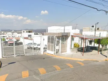 Casa en venta en Eduardo Loarca Castillo, Querétaro, 2 habitaciones