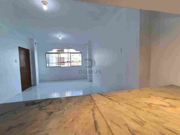 DEPARTAMENTO EN PRIMER PISO
