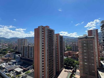 Venta apartamento los Colores, Medellin, 85,33m2 parqueadero DOBLE 🚙🚙 $798 millones