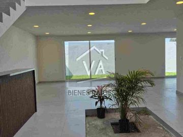 Venta de casa con 5 habitaciones en Metepec
