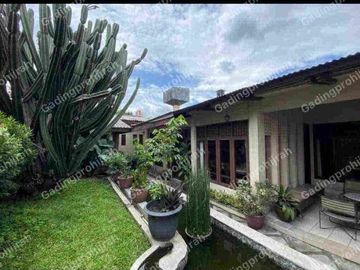 Dijual Rumah asri semi furnished di kawasan gegerkalong