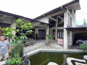 Dijual Rumah asri semi furnished di kawasan gegerkalong