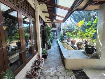 Dijual Rumah asri semi furnished di kawasan gegerkalong
