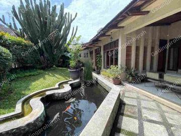 Dijual Rumah asri semi furnished di kawasan gegerkalong
