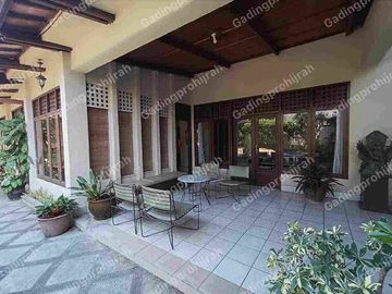 Dijual Rumah asri semi furnished di kawasan gegerkalong
