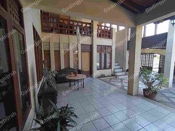 Dijual Rumah asri semi furnished di kawasan gegerkalong