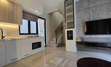 Dijual rumah 2 lantai full furnish di cluster magenta Summarecon bekasi