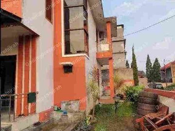 Dijual Rumah Bagus murah Royal duta town house Jalan polban Bandung