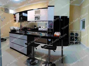 Dijual Cepat Rumah 2 Lantai Semi Furnish