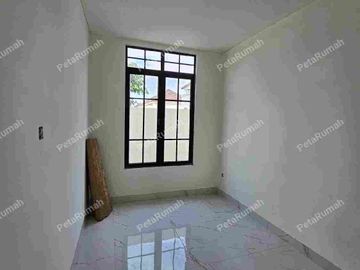 Jewel Garden Villa Siap Huni Lebar 10 Meter