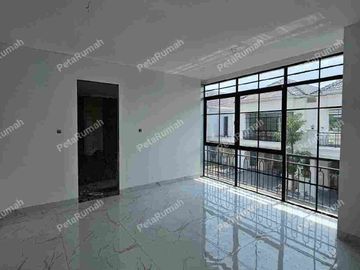 Jewel Garden Villa Siap Huni Lebar 10 Meter