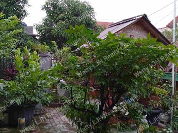 Rumah Luas Dan Asri Siap Ditempati