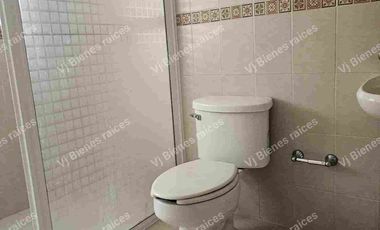 CASA  SUPER UBICADA  UNA CUADRA DE BOULEVAR EUROPA