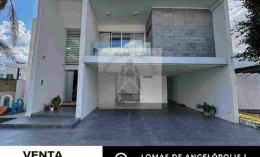 CASA VENTA CLUSTER 444 lomas de angelopolis 1 a 5 min de Sonata  4 recámaras una en planta baja sala doble altura