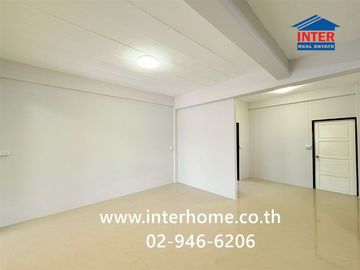 Two-story semi-detached house, 29.8 sq.wah, Ku Khwan Hansa 3-4 Village, Soi Ku Khwan-Hansa 1/1, Phet Kasem Road, Phutthasakhon Road, Chalerm Phra Kiat