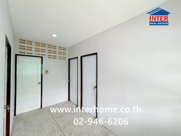 Two-story semi-detached house, 29.8 sq.wah, Ku Khwan Hansa 3-4 Village, Soi Ku Khwan-Hansa 1/1, Phet Kasem Road, Phutthasakhon Road, Chalerm Phra Kiat