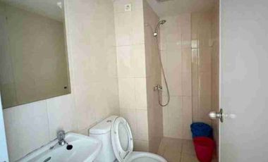 disewakan 2br  di apartemen the Springlake view summarecon bekasi