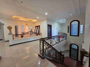 jual rumah 2 lantai siap huni di perum Kebonsari elveka Surabaya
