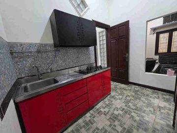 jual rumah 2 lantai siap huni di perum Kebonsari elveka Surabaya