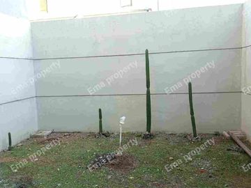 Disewakan rumah furnished di Grand Harvest Kebraon