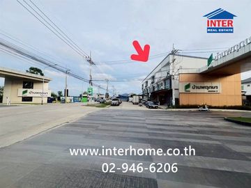 Three-story commercial building, 22 sq.wa., Pruksa 135 Village, Rama 2 - Phanthai Norasingh, Soi Phanthai Norasingh, Rama 2 Road, Jedsadawithi Road, M