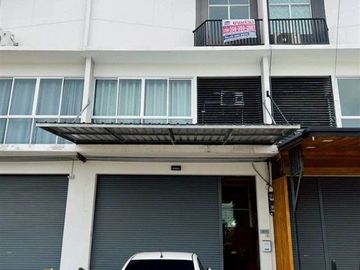 Three-story commercial building, 22 sq.wa., Pruksa 135 Village, Rama 2 - Phanthai Norasingh, Soi Phanthai Norasingh, Rama 2 Road, Jedsadawithi Road, M
