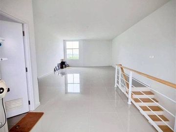 Three-story commercial building, 22 sq.wa., Pruksa 135 Village, Rama 2 - Phanthai Norasingh, Soi Phanthai Norasingh, Rama 2 Road, Jedsadawithi Road, M
