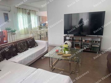 VENDO AMPLIA CASA DE UNA SOLA PLANTA EN SALINAS