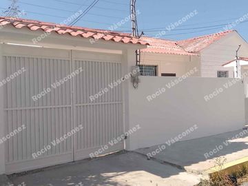 VENDO AMPLIA CASA DE UNA SOLA PLANTA EN SALINAS