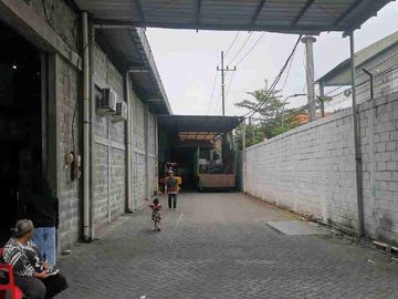 Sewa Gudang Kenjeran ,Bagus. Bisa Untuk Ekspedisi dan simpan barang. lantai cor.