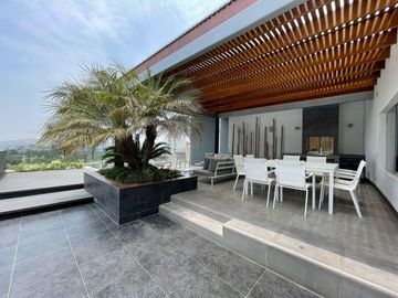 Vendo amplio penthouse en la mejor zona de Surco
