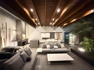 Vendo amplio penthouse en la mejor zona de Surco