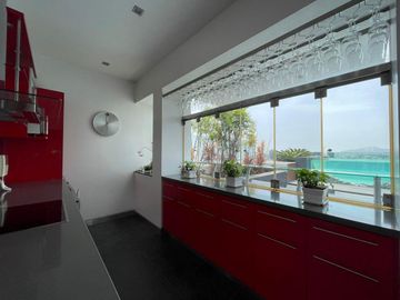 Vendo amplio penthouse en la mejor zona de Surco
