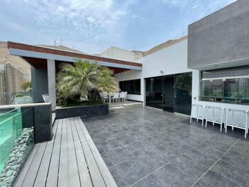 Vendo amplio penthouse en la mejor zona de Surco