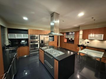 Vendo amplio penthouse en la mejor zona de Surco