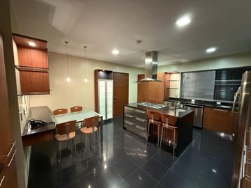 Vendo amplio penthouse en la mejor zona de Surco