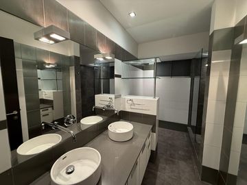 Vendo amplio penthouse en la mejor zona de Surco