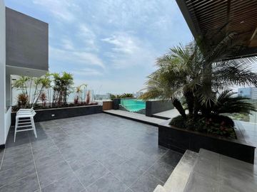 Vendo amplio penthouse en la mejor zona de Surco