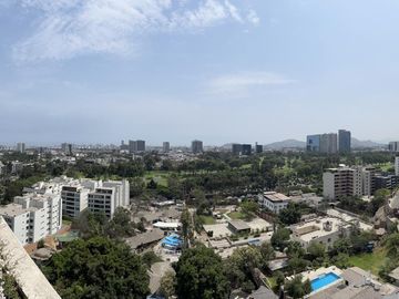 Vendo amplio penthouse en la mejor zona de Surco