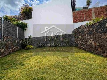 RENTO CASA EN LAS LOMAS FE GRAN JARDÍN