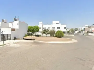 CASA EN VENTA A PRECIO REMATE EN QUERETARO SM