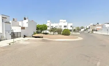 CASA EN VENTA A PRECIO REMATE EN QUERETARO SM