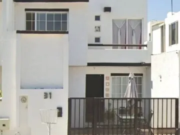 CASA EN VENTA A PRECIO REMATE EN QUERETARO SM