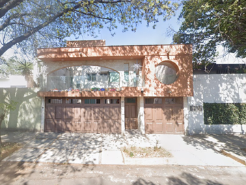 Casa en Remate en calle Av. Paseo del Bosque, Paseos de Taxqueña, Coyoacán. CDMX.