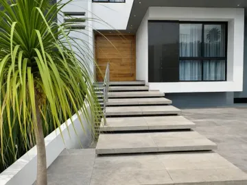 CASA DE 2 NIVELES EN COLONIA JARDINES DEL VALLE ZAPOPAN,JALISCO, MÉXICO
