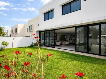 CASA DE 2 NIVELES EN COLONIA JARDINES DEL VALLE ZAPOPAN,JALISCO, MÉXICO