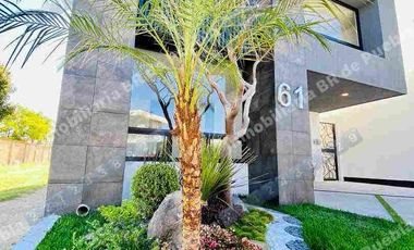 VENTA DE CASA
PARQUE SONORA
LOMAS DE ANGELÓPOLIS III