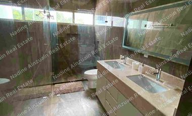SE RENTA CASA AMUEBLADA Y EQUIPADA UBICADA EN RESIDENCIAL AQUA CANCÚN  3 RECÁMARAS, ALBERCA PRIVADA, 2 CASAS CLUB CON AMENIDADES. SEGURIDAD 24 HORAS