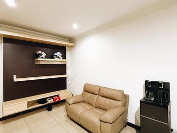 Disewakan Rumah Full Furnish, 4 Kamar Tidur, Setraduta Bandung