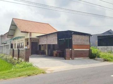 LT 323 RUANG USAHA JALAN KEBON AGUNG, RUMAH MAKAN CAFE DEKAT TLOGOADI SEYEGAN, CEBONGAN MRIYAN, DEKAT JCM, RSA UGM, UTY, MMTC